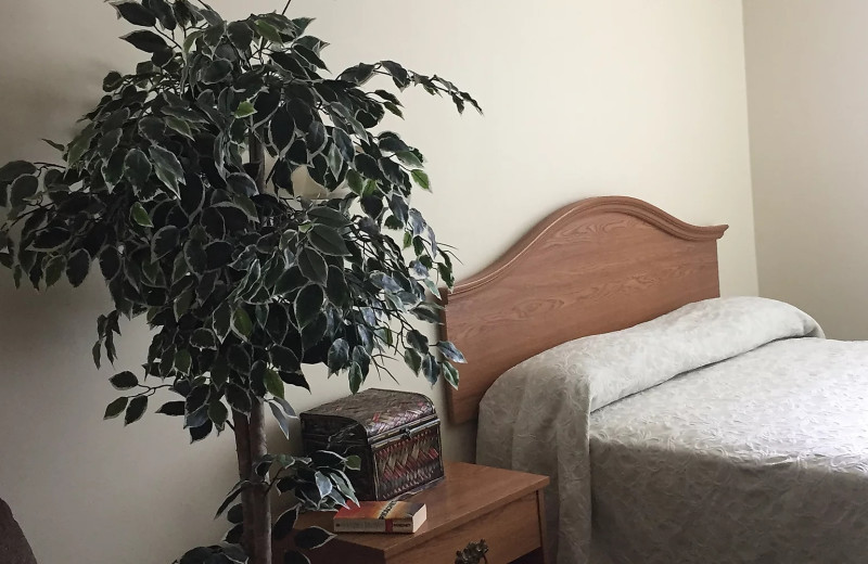 Guest room at Lake-View Living Studio Suites.