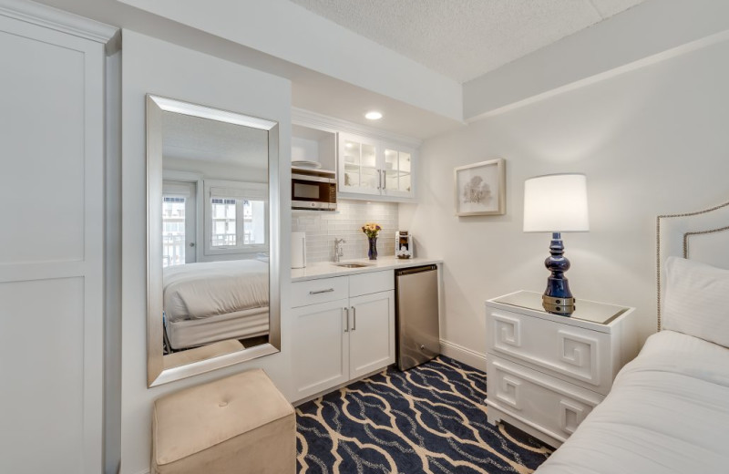 Guest room at Icona Cape May.