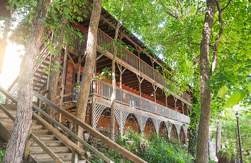 Exterior view of River's Edge Resort Eminence.