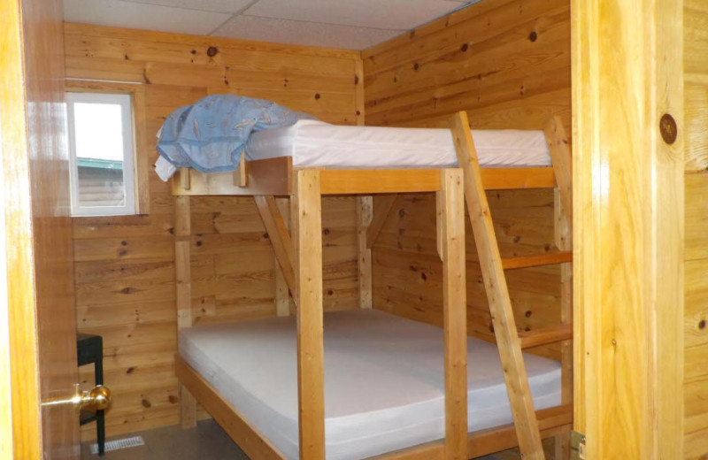 Cabin bunk bed at Owls Nest Lodge.