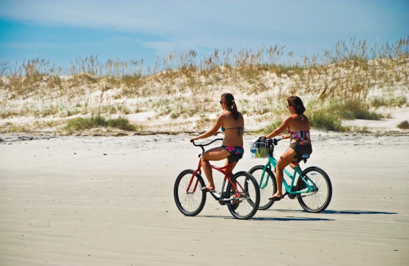 Biking at Beacher's Lodge Oceanfront Suites.