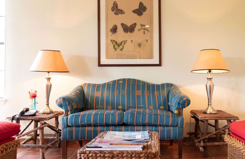 Guest living room at The Retreat at Balcones Springs.