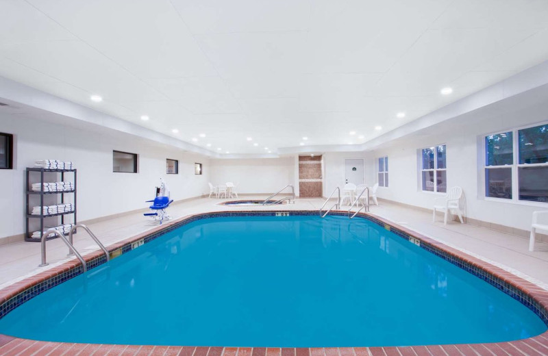 Indoor pool at Wingate by Wyndham - Columbia.