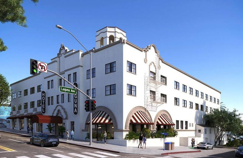 Exterior view of Hotel Laguna.