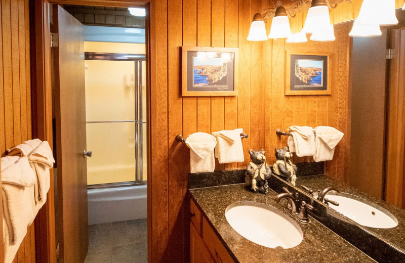 Villa bathroom at Lutsen Sea Villas.