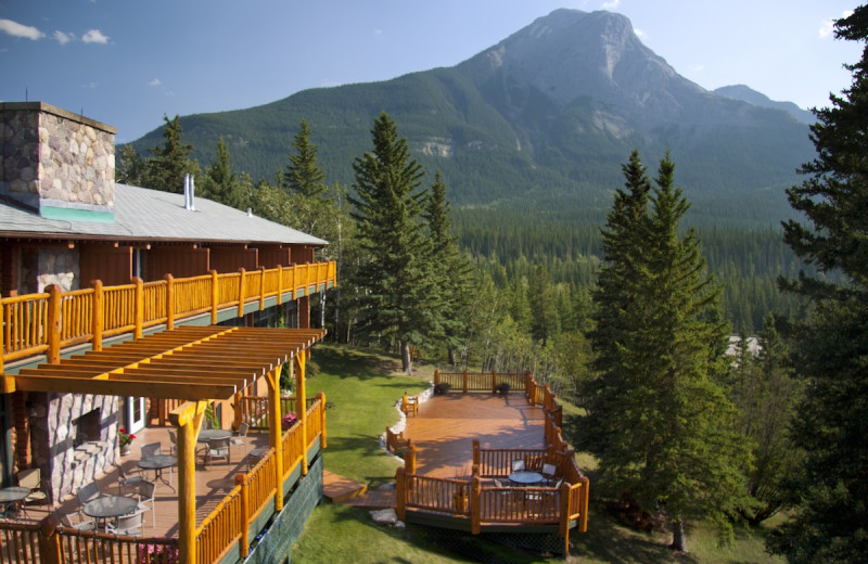 Exterior view of Overlander Mountain Lodge.