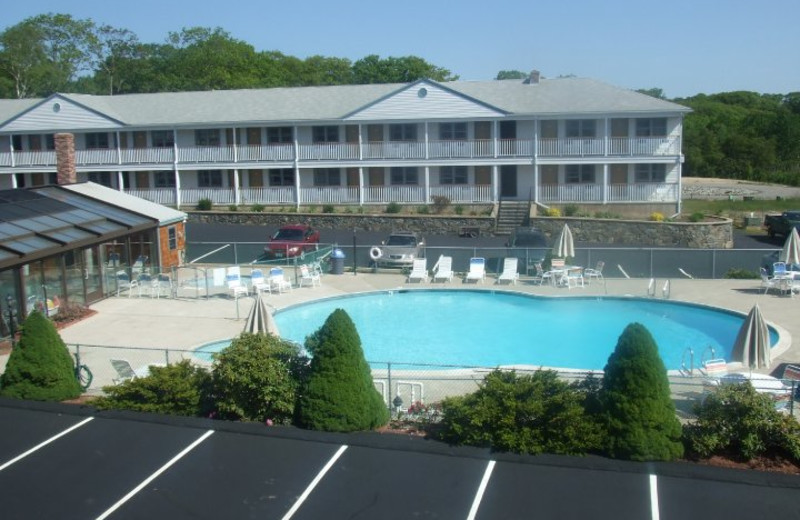 Exterior view of Mariner Resort.