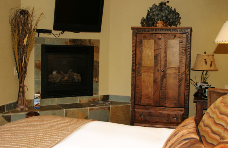 Guest room with fireplace at The Duck Inn.