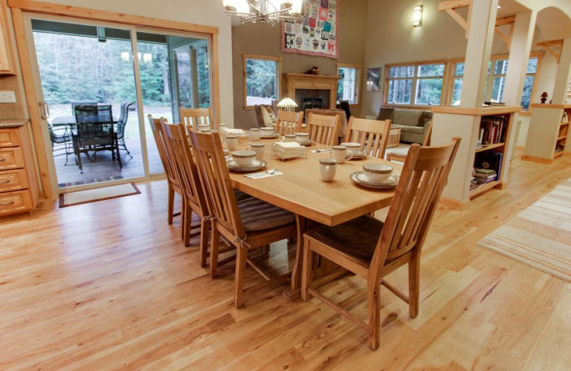 Dining room at Olympic Foothills Lodge.