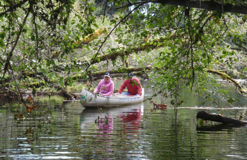 Canoeing at Lochaerie Resort.