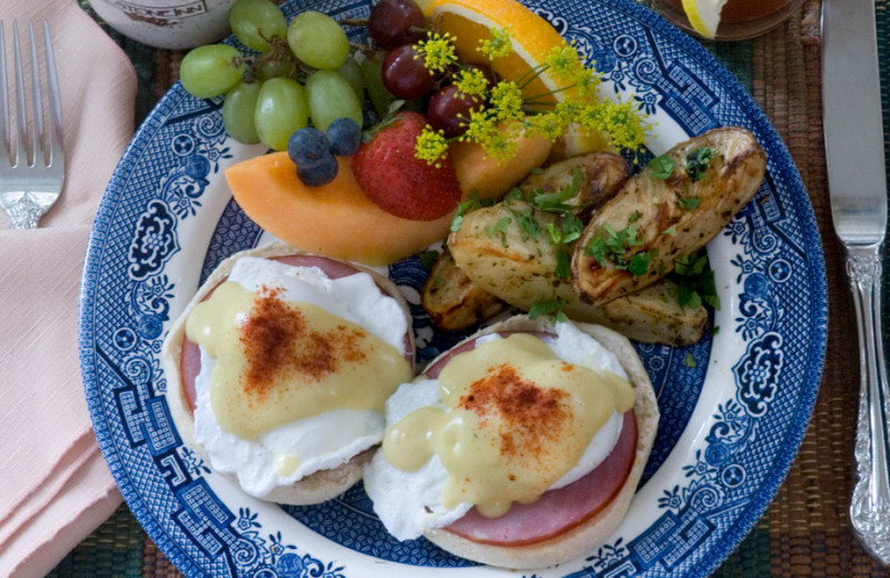 Breakfast at Folkestone Inn B&B.