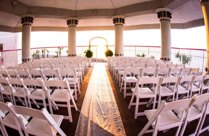 Weddings at Crown Reef Resort.