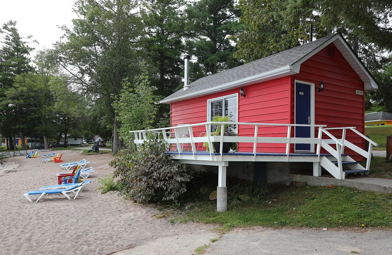 Cabin exterior at Bayview Wildwood Resort.