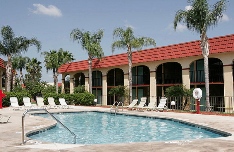 Outdoor pool at Maingate Lakeside Resort.