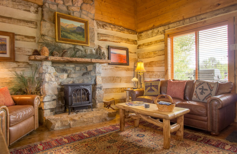 Guest living room at Cottonwood Meadow Lodge.