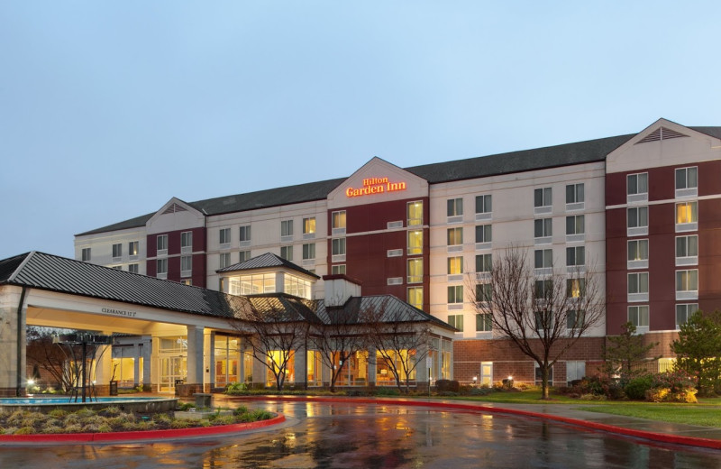 Exterior view of Hilton Garden Inn Independence.