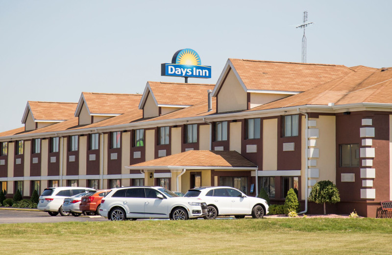 Exterior view of Days Inn & Suites - Benton Harbor.