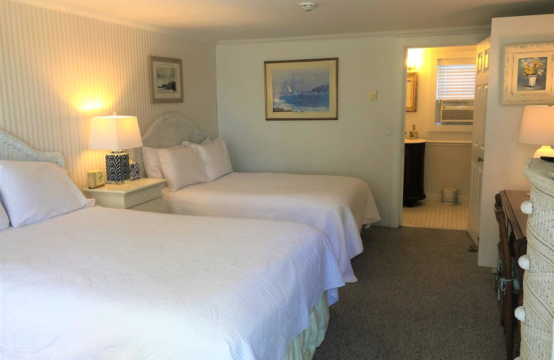 Guest room at Harbour Towne Inn on the Waterfront.