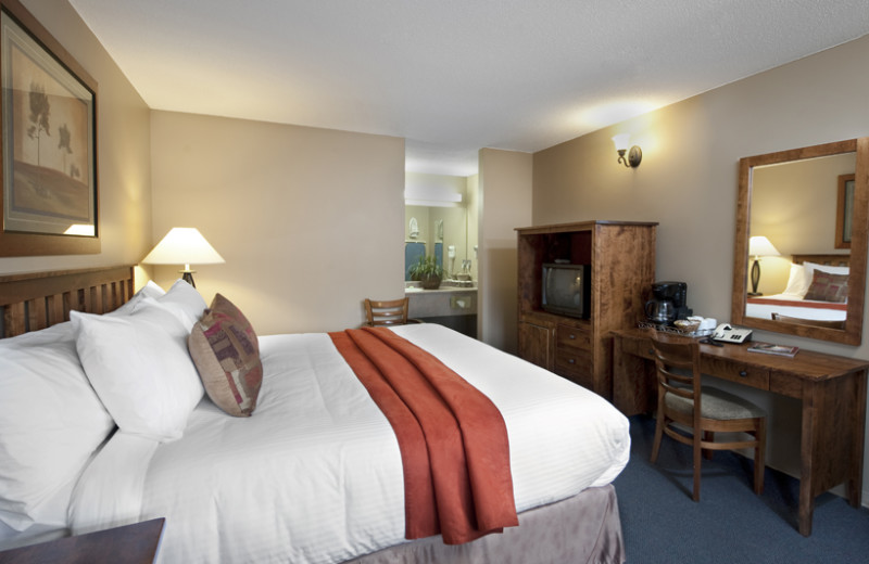 Guest room at Maligne Lodge.