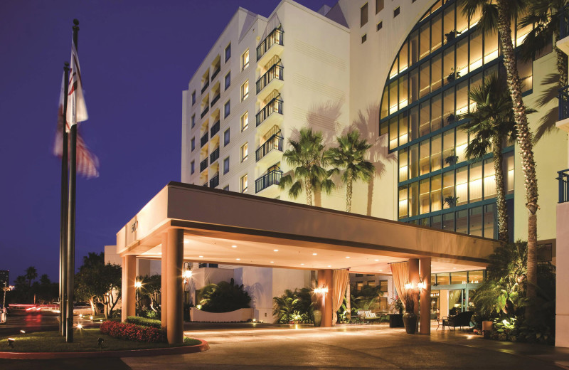 Exterior view of Newport Beach Marriott Bayview.