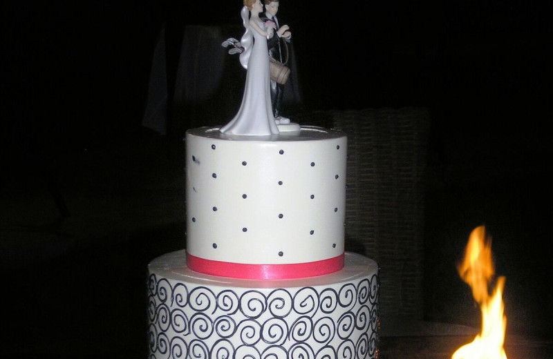 Wedding cake at Gainey Suites Hotel.