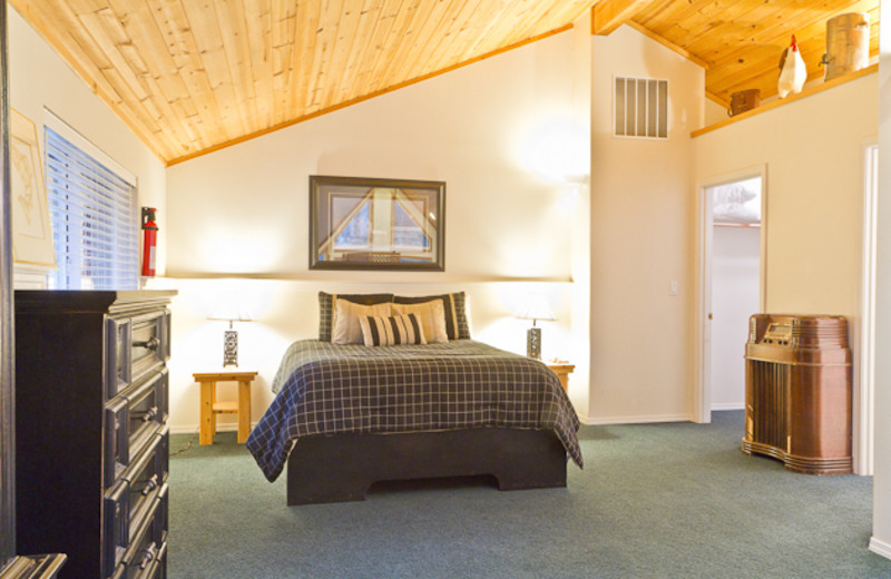 Rental bedroom at Luxury Getaways.