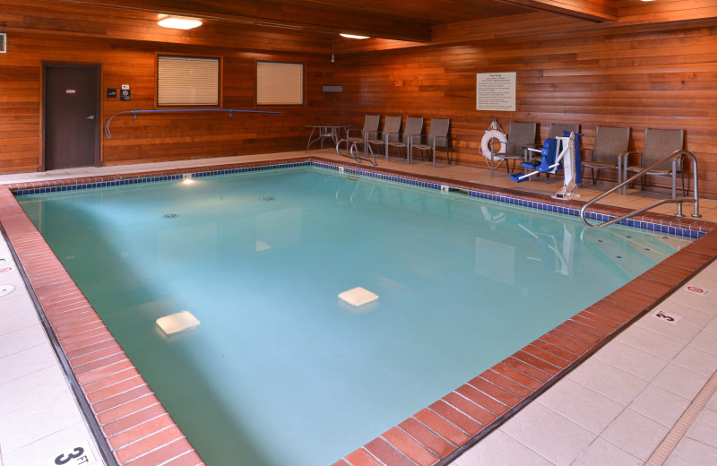 Indoor pool at Hampton Inn Portland - Gresham.