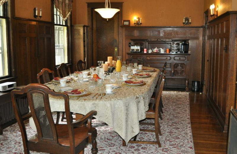 Dining room at Park Place Bed & Breakfast.