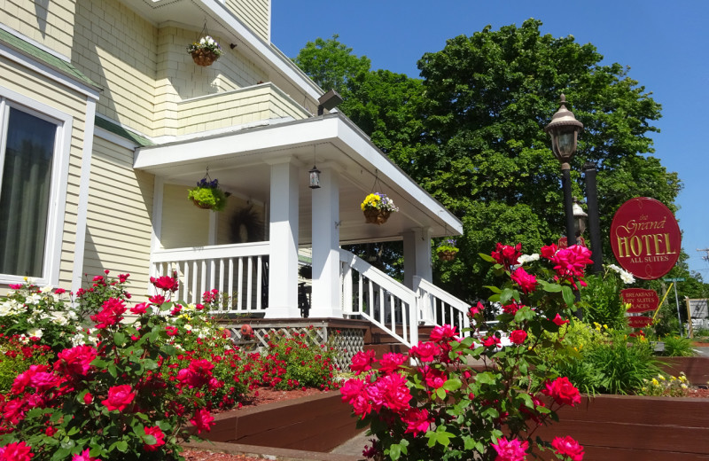 Resort exterior at OgunquitHotels.net.