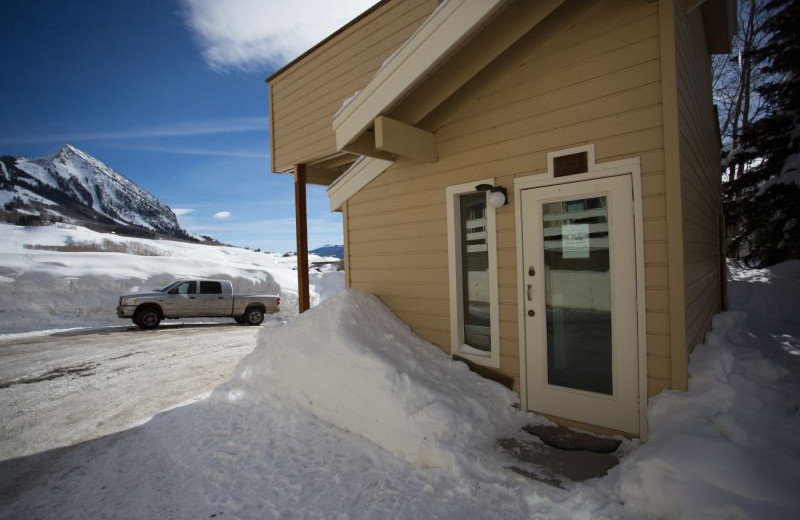 Rental exterior at Alpine Getaways.