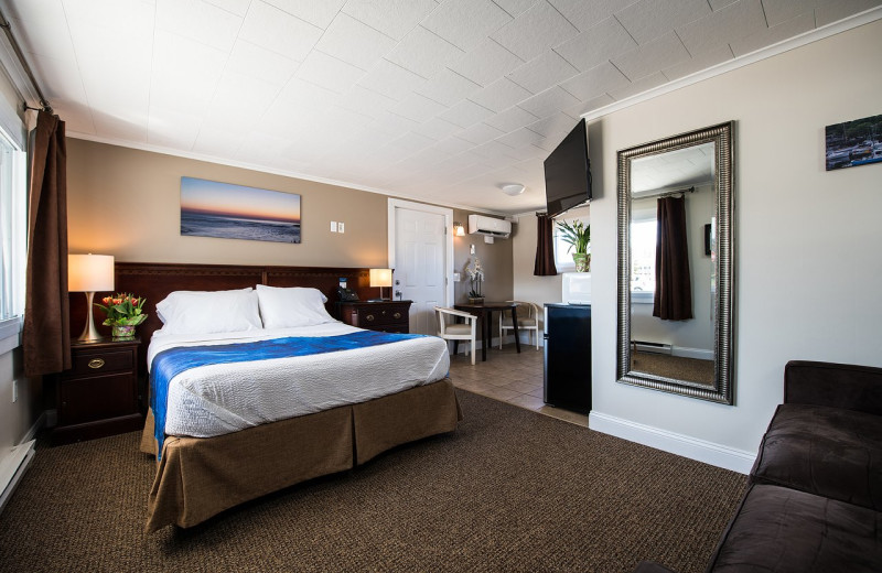 Guest room at Footbridge Beach Motel.