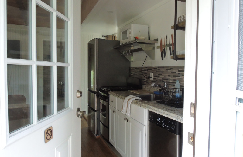 Cottage kitchen at Shorelands Guest Resort.