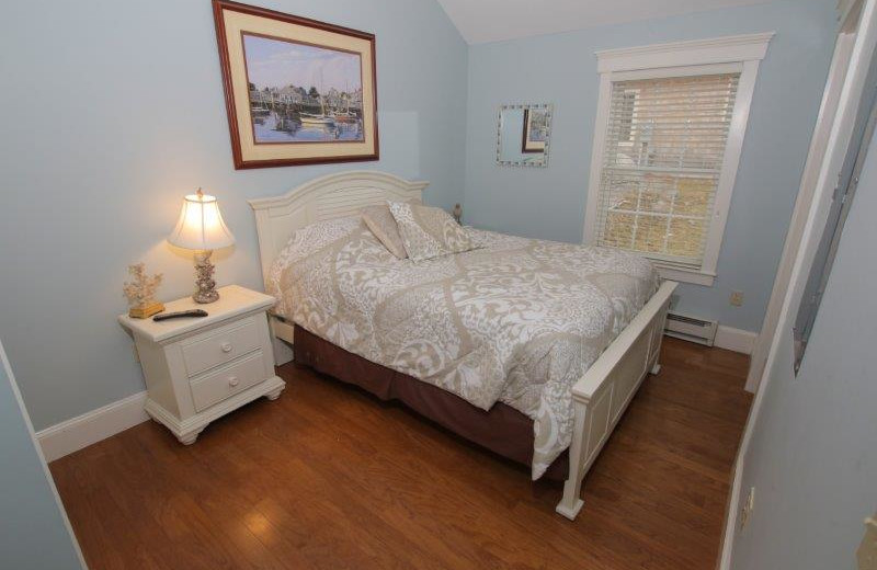 Guest bedroom at Sheepscot Harbour Village & Resort.