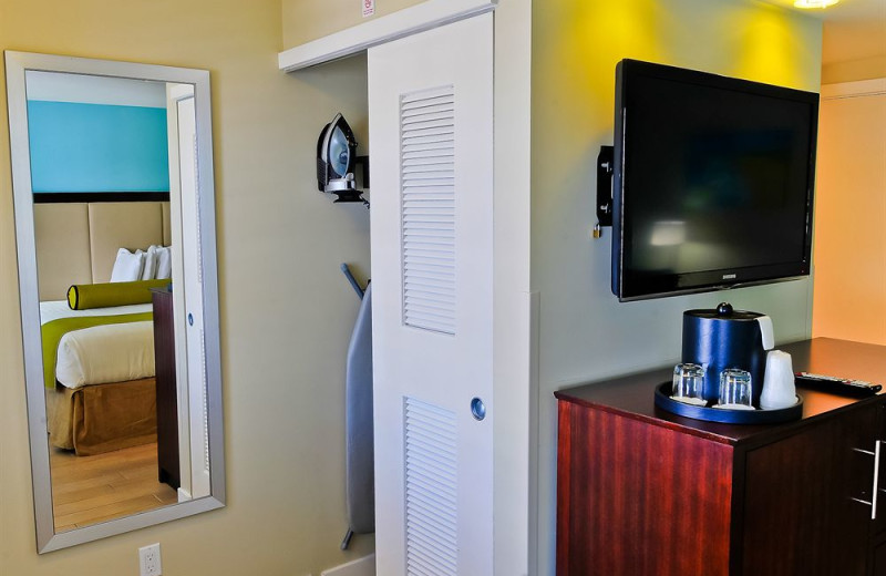 Guest room at Silver Palms Inn.