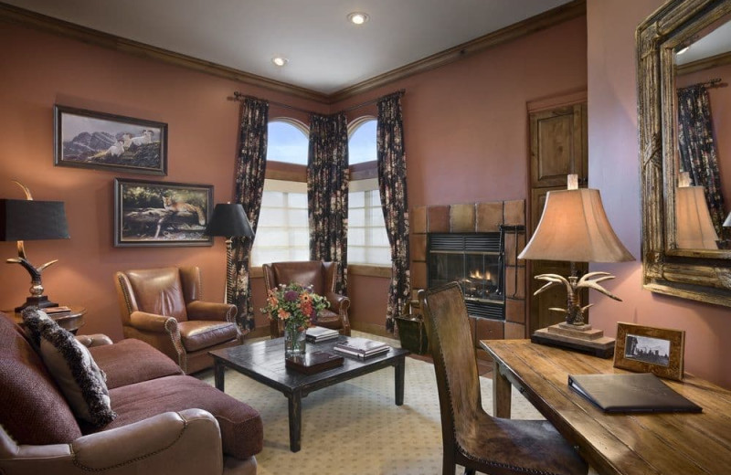 Lounge at Rusty Parrot Lodge.