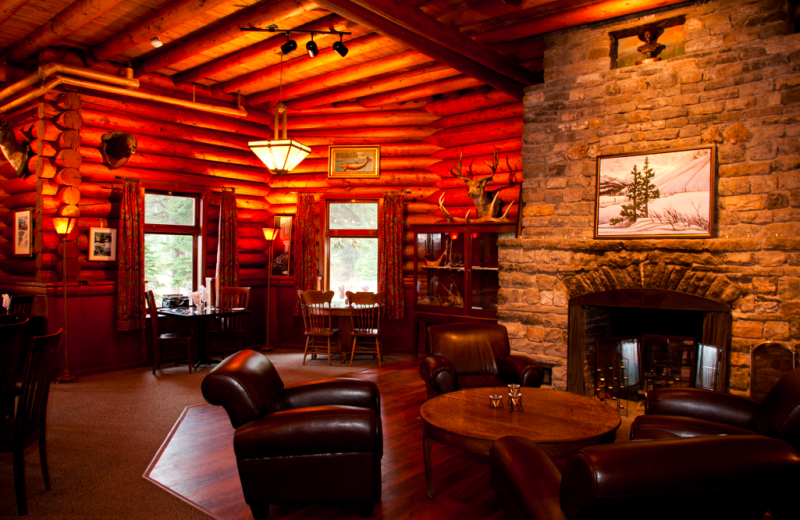 Living Area at Simpson's Num-Ti-Jah Lodge