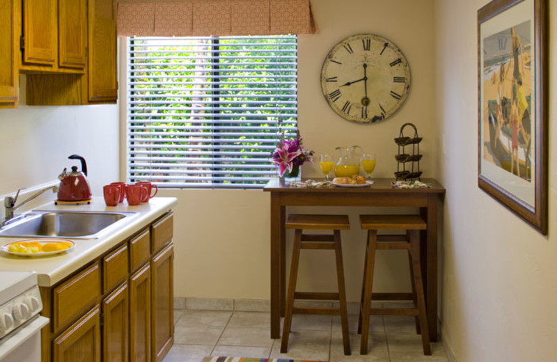 Suite kitchen at Glorietta Bay Inn.