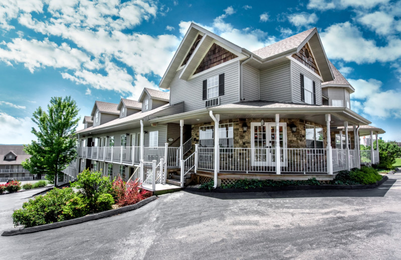 Exterior view of Branson Gazebo Inn.