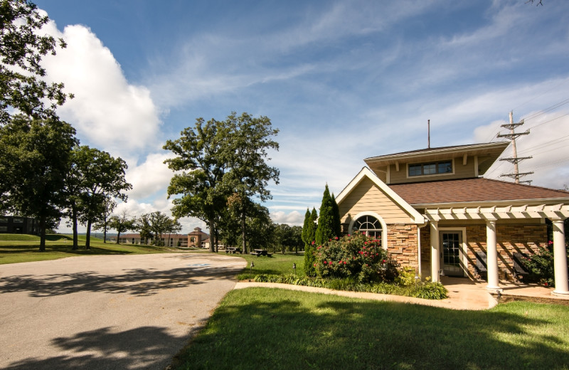 Exterior view of The Lodge of Four Seasons.