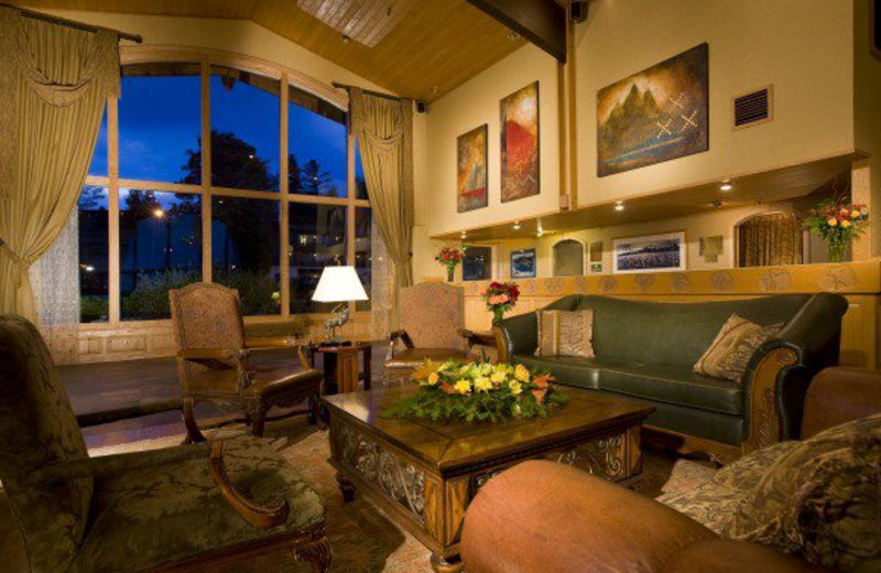 Living room view at Golden Arrow Lakeside Resort.