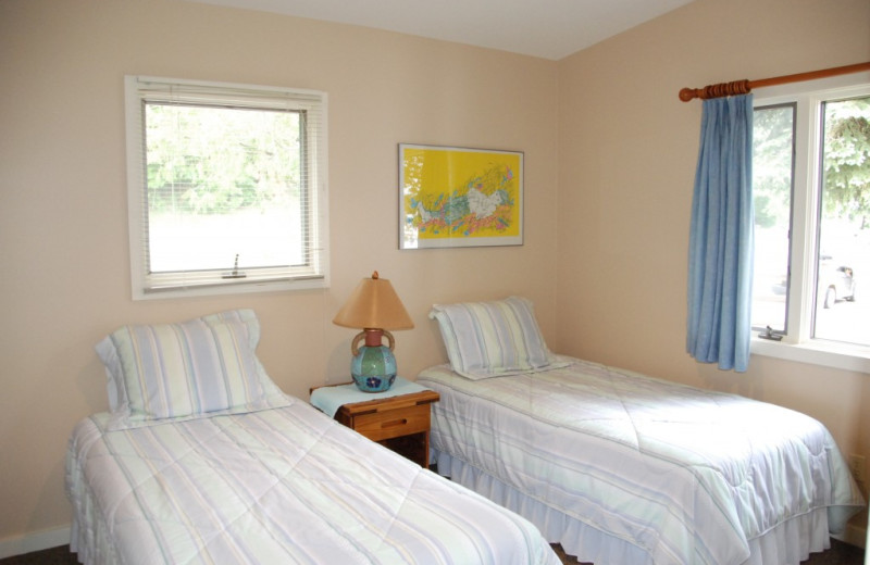 Cabin bedroom at Chimney Corners Resort.
