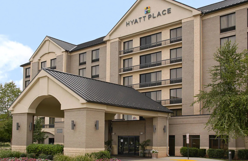 Exterior view of Hyatt Place Charlotte Airport/Lake Pointe.