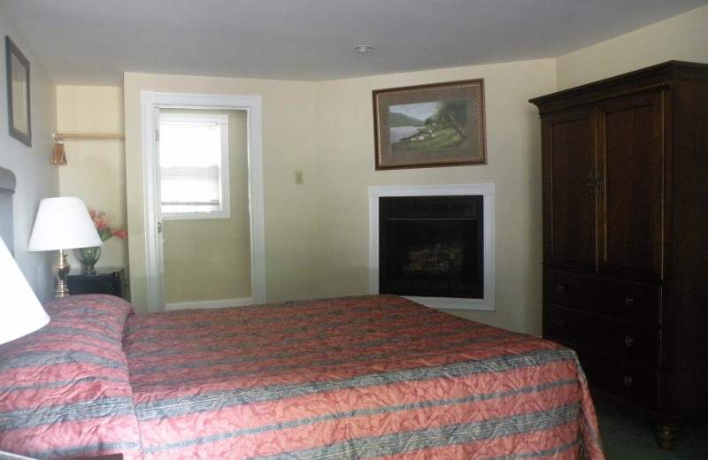 Guest room at The Yankee Clipper Inn 