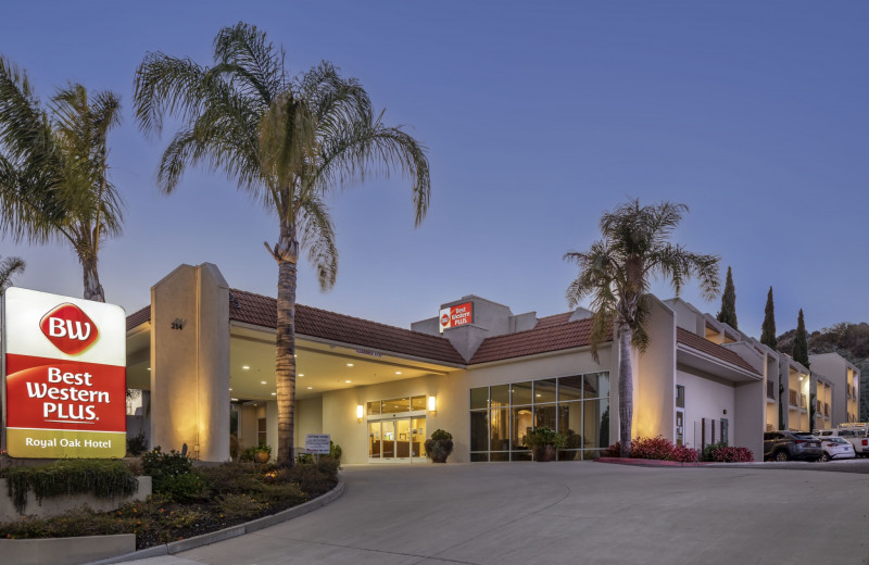 Exterior view of Best Western Plus Royal Oak Hotel.