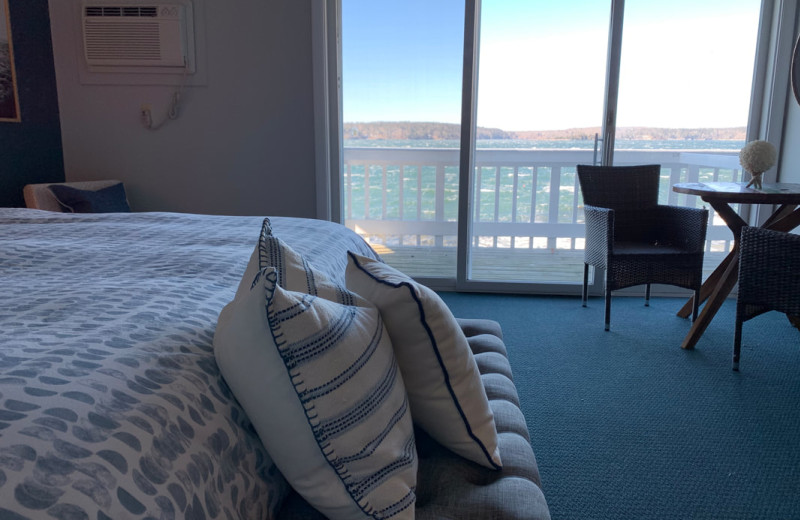 Guest room at The Smugglers Cove Inn.
