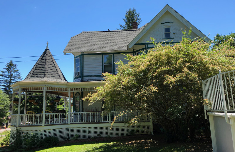 Exterior view of Antique Rose Inn.