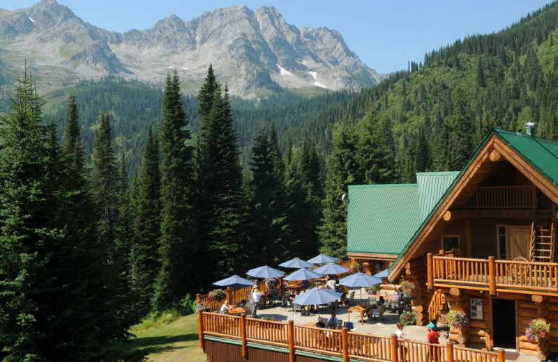 Exterior view of Island Lake Lodge.