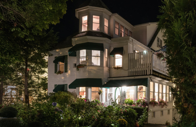 Exterior view of Harbour Towne Inn on the Waterfront.