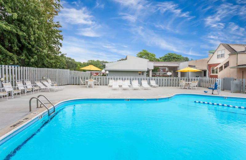 Outdoor pool at Super 8 - Stevensville.