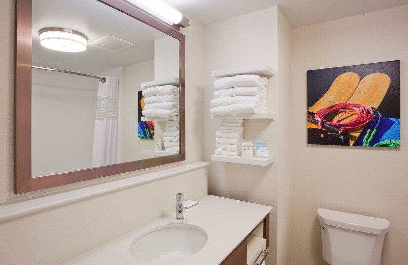 Guest bathroom at Spicer Green Lake Resort.